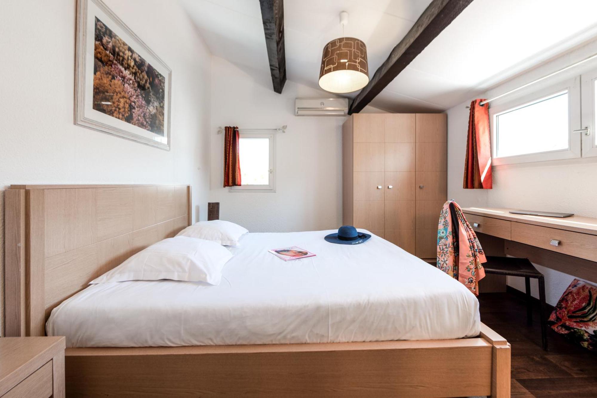 Comfort Aparthotel Mandelieu La Napoule Village Exterior photo